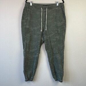 Supplies camo green jogger jean pants with fun stitching details size 16